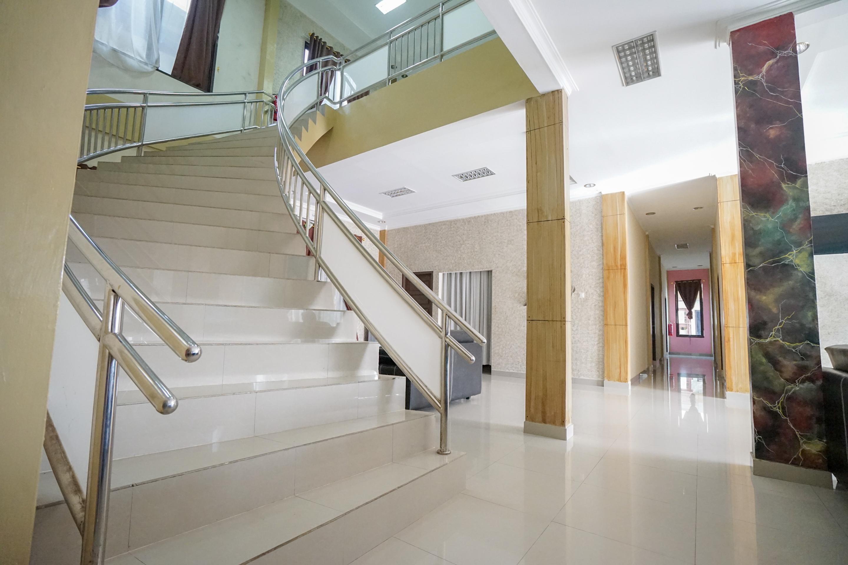 Oyo 346 Guest House Dempo Jakabaring Palembang Ngoại thất bức ảnh