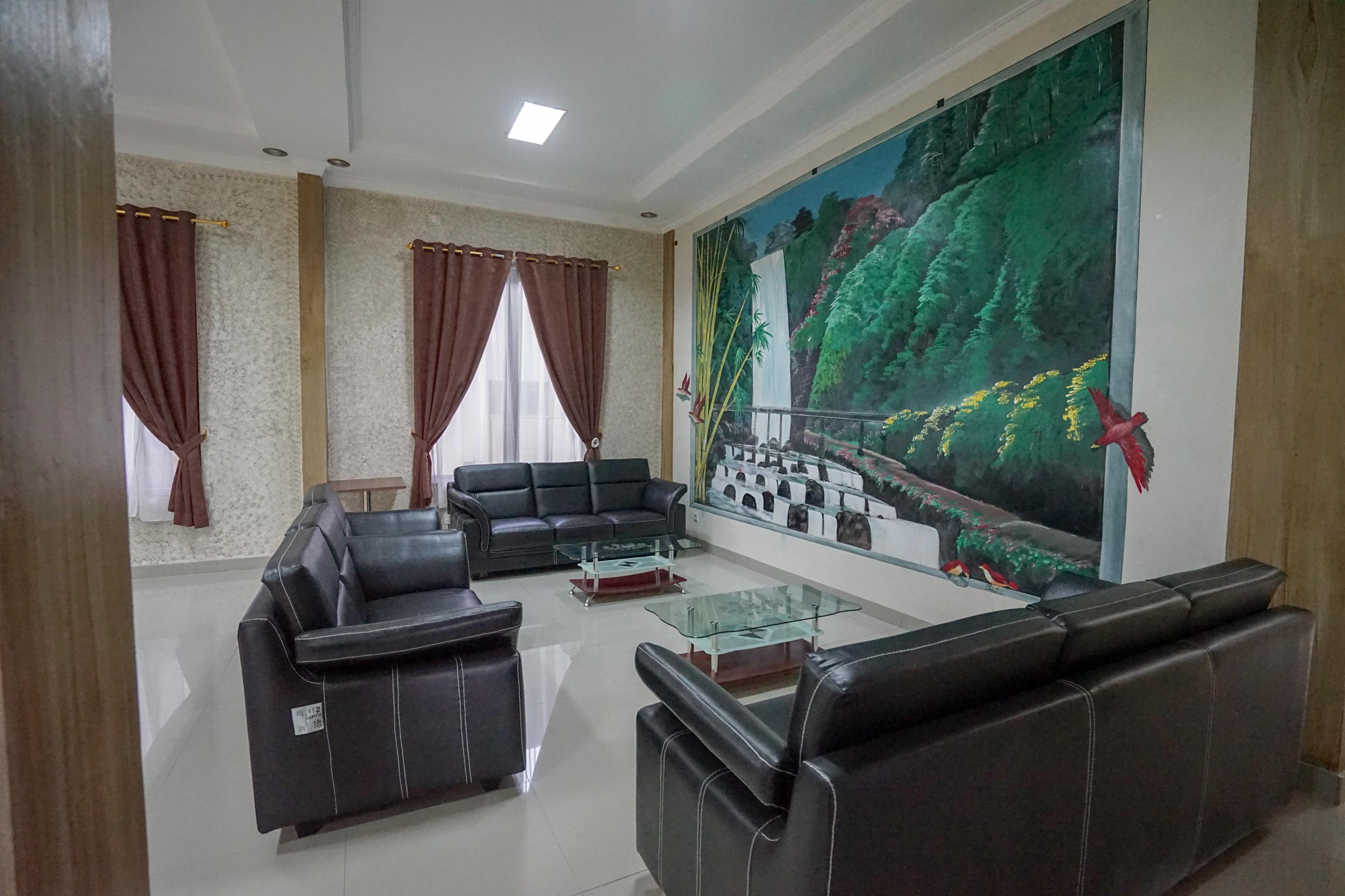 Oyo 346 Guest House Dempo Jakabaring Palembang Ngoại thất bức ảnh