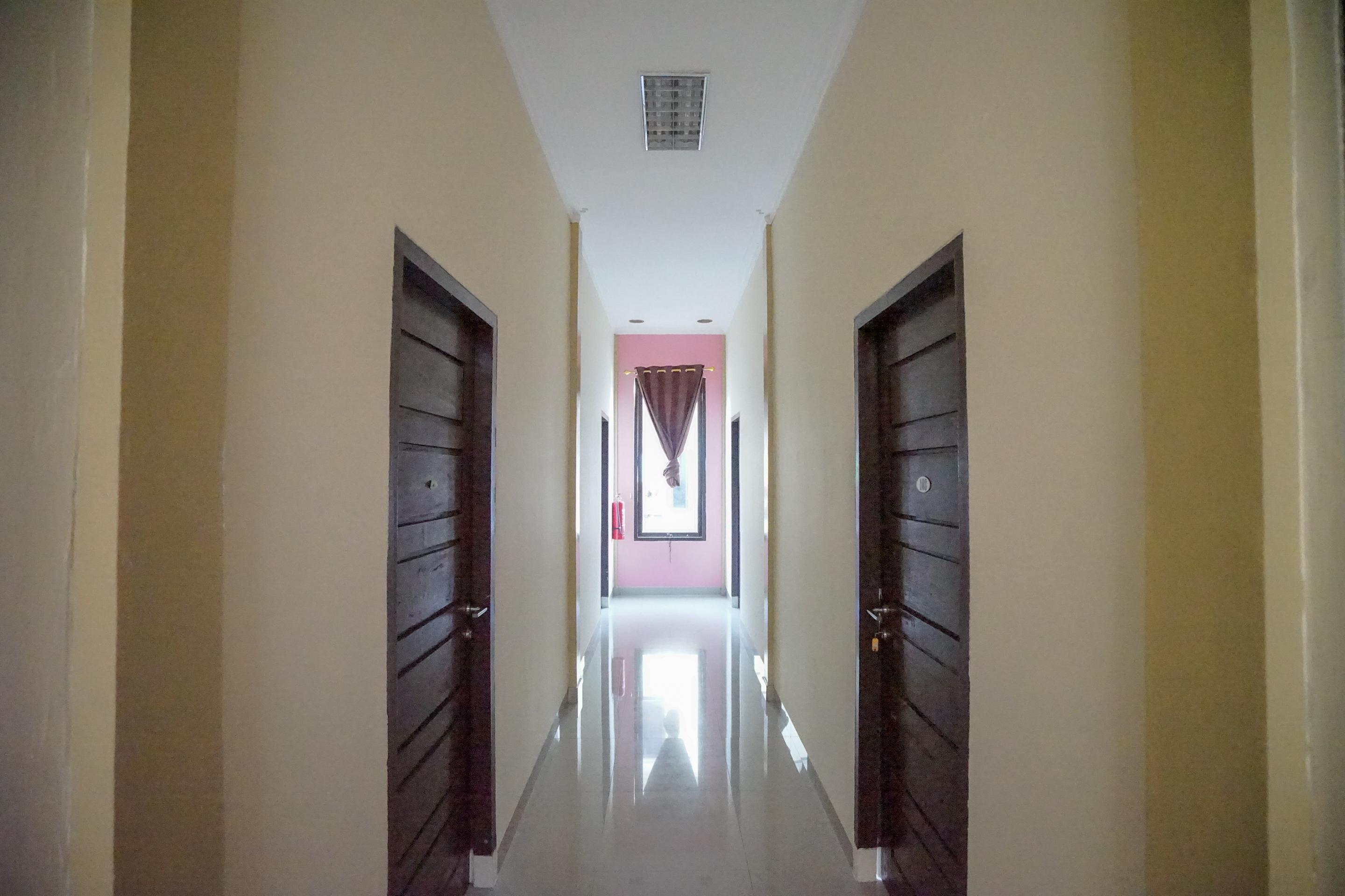 Oyo 346 Guest House Dempo Jakabaring Palembang Ngoại thất bức ảnh